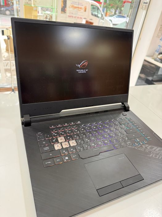 Asus ROG  G512L   i7 10750h Rtx 2060