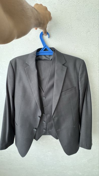 Продается костюм