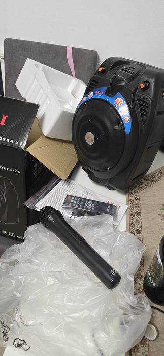 Boxa Akai noua .