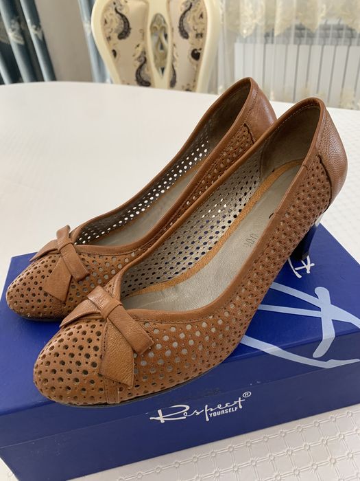 Продам б/у обувь