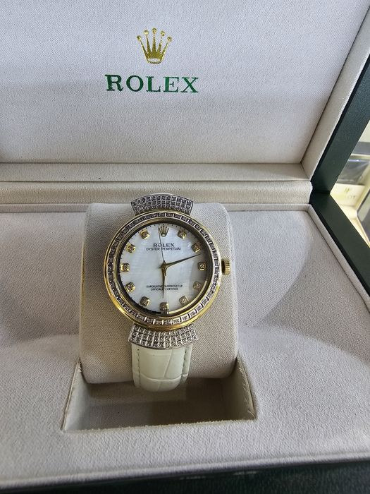 Продаю женские Золотые Ролексы с бриллиантами