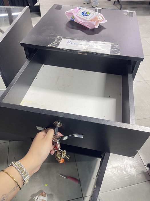 Продам готовые витрины