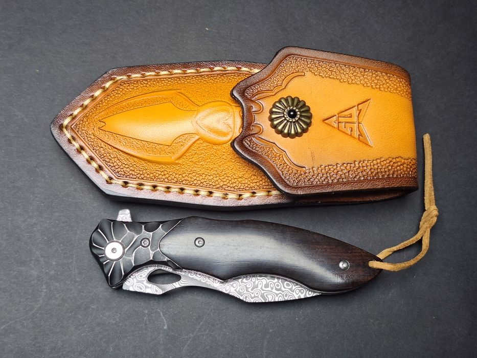 Сгъваем нож от дамаска стомана VG-10 и кожен калъф