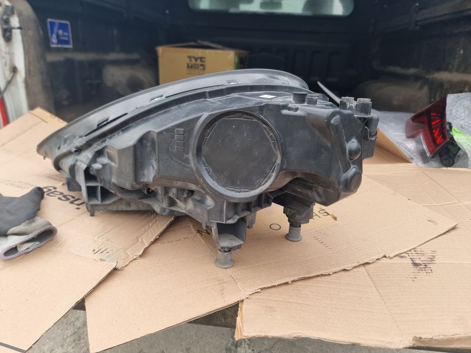 far dreapta porsche cayenne ful led matrix 2019 -> 2023 cod 9Y0941036J