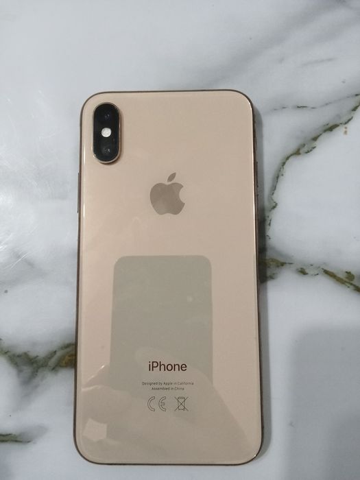 Продам Айфон XS.