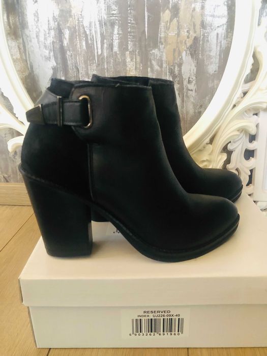 Botine negre piele naturala toc inalt gros si catarame Reserved 40