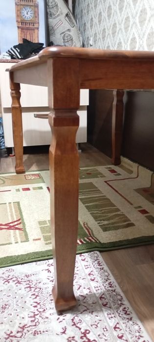 Продам стол дубовый