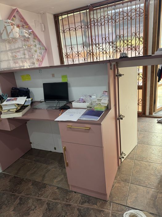 Диван и ресепшен