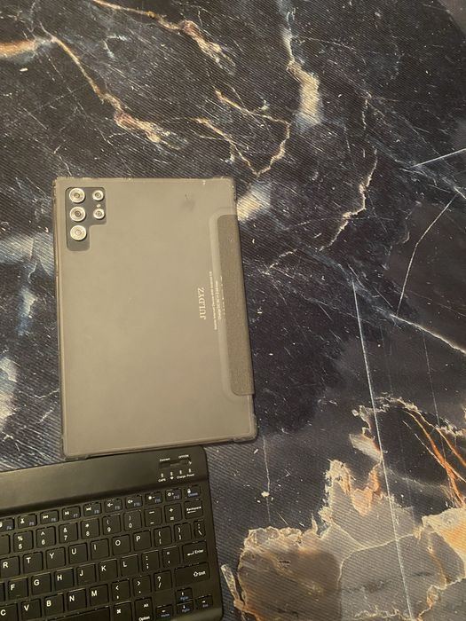 Продам планшет с клавиатурой