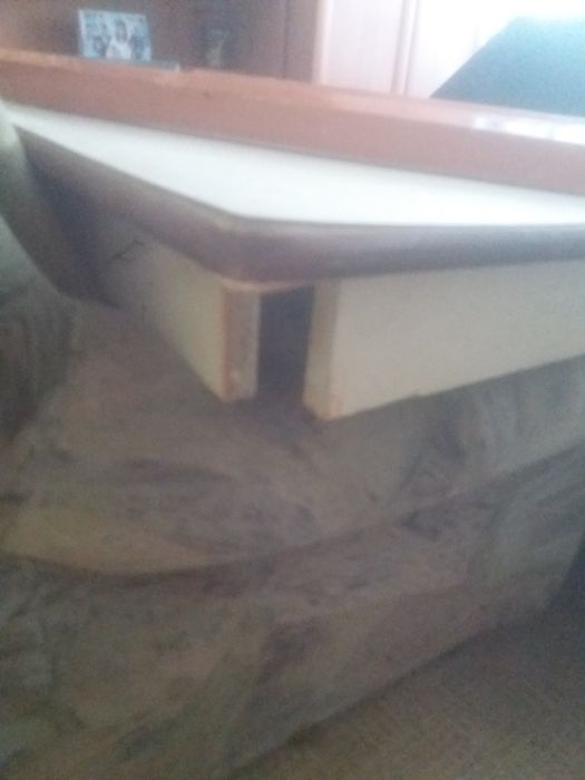 Продам стол кухонный СССР. На дачу, гараж.