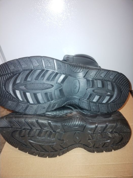 Vând bocanci pompieri