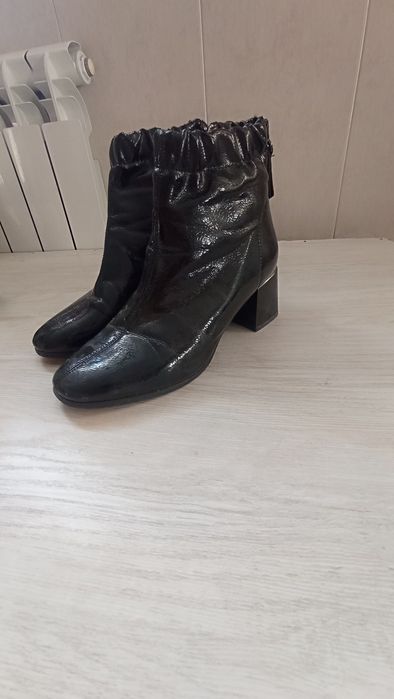 Ayollar uchun etiklar