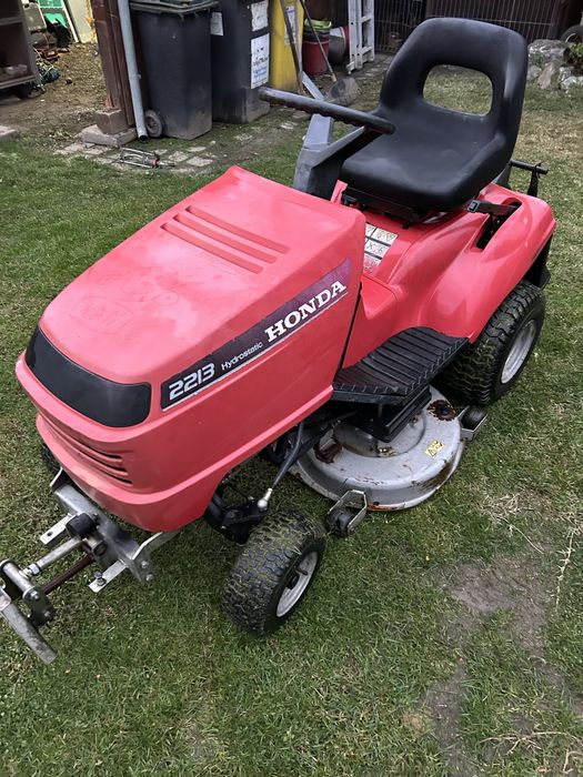 Honda cu lama de zapada