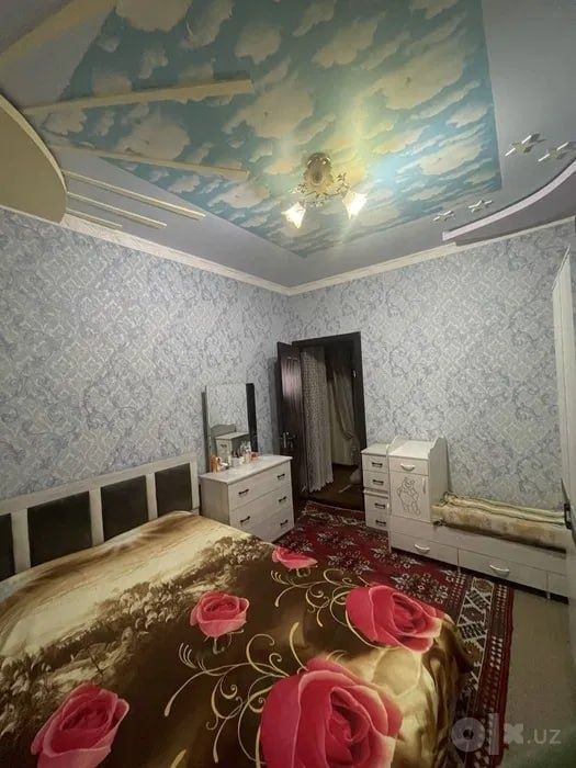 Янгихаёт Тумани Спутник 16да 4 Хона 5 Хона килинган  Квартира Сотилади