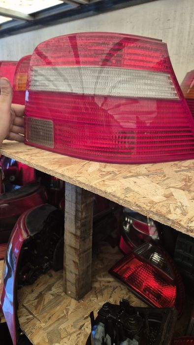 Оригинални Стопове Хела за Голф 4 хечбек