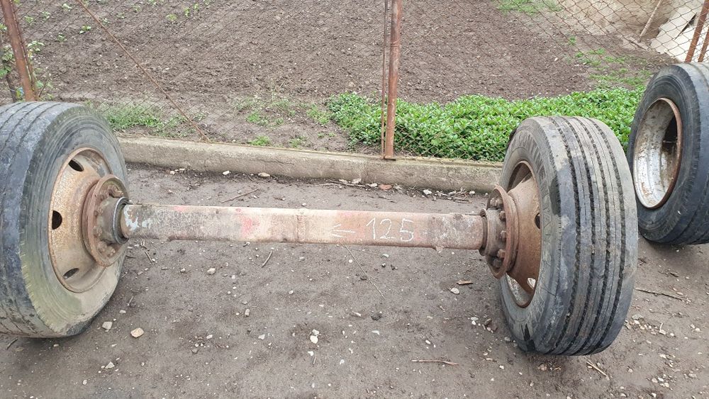 Vând axa remorca agricola