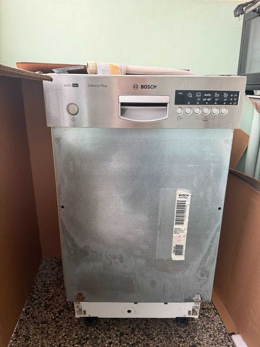 продавам съдомиялна машина за вграждане Bosch 45см.