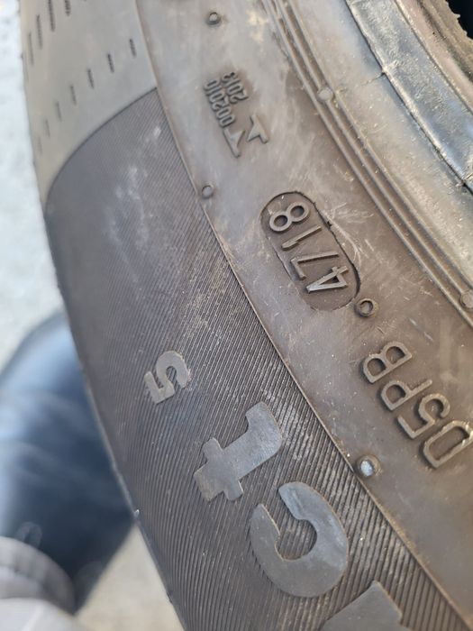 2 anvelope marca Continental de 225/55/17 profil vara