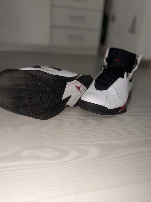 Adidasi Air Jordan