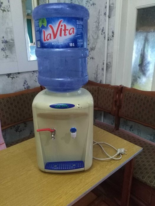 куллер для холодной и горячей воды