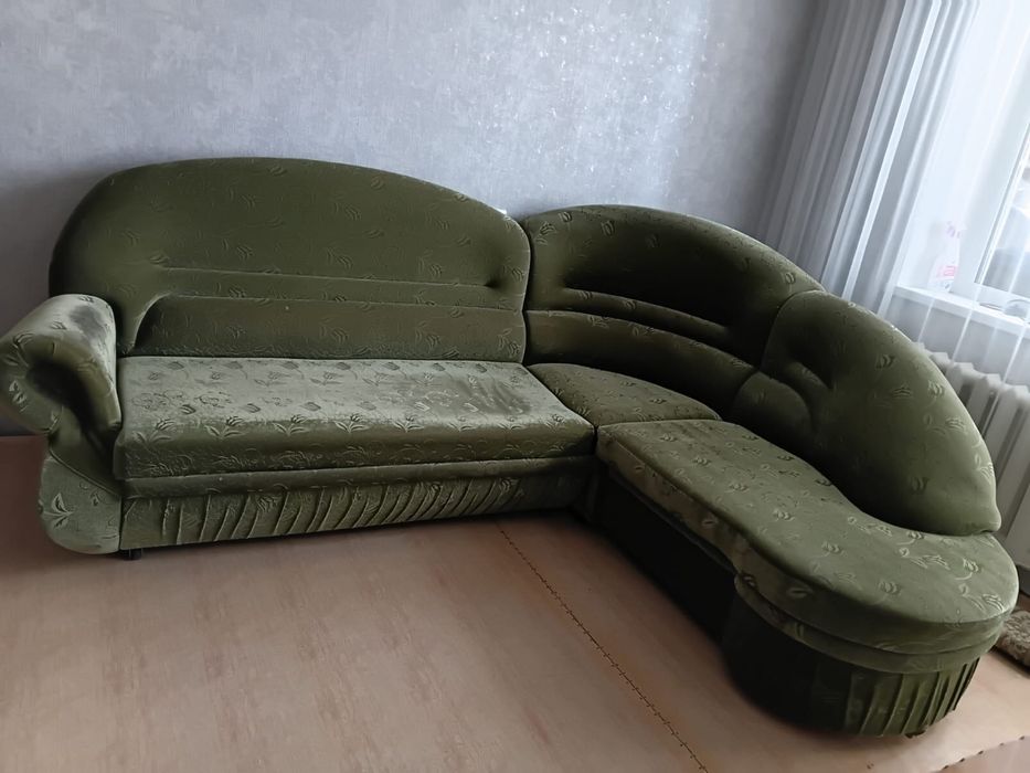 Продам диван угловой