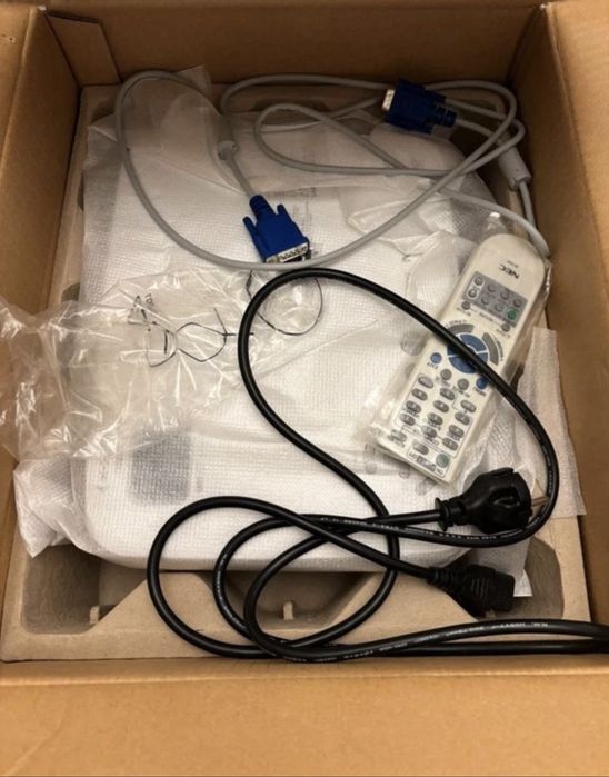 Videoproiector NEC NP215
