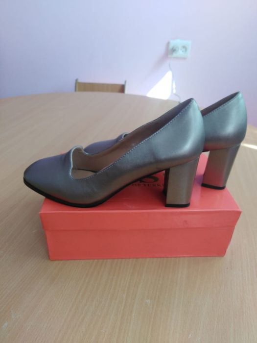 Продам новые туфли