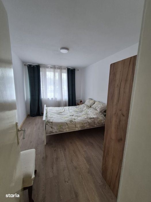 Apartament trei camere , parter, Rovine- Piata