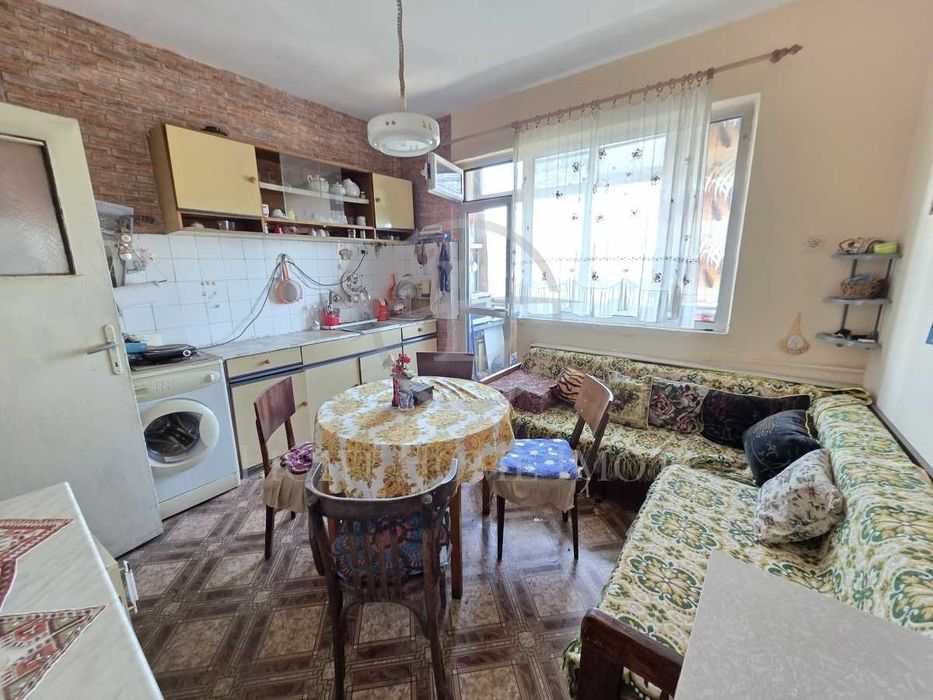 Продава се Тристаен апартамент в Пловдив, Кючук Париж - 104 кв.м за 1486 €/кв.м - Снимка #12
