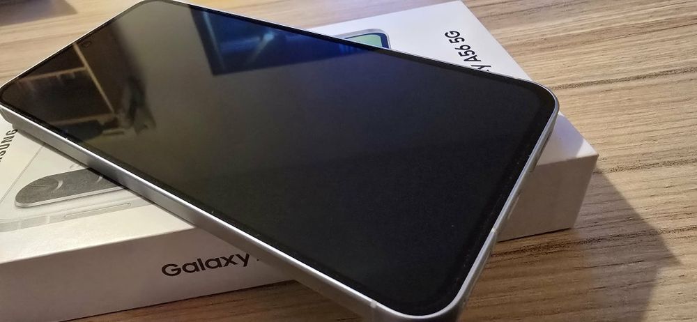 Samsung A56 смартфон