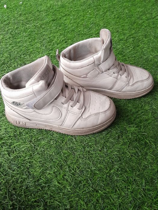 Обувь буу по 300тг