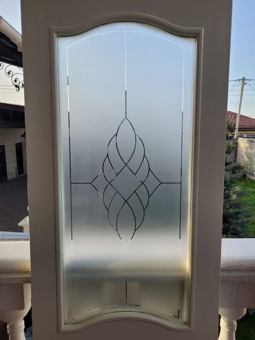 Замена разбитого стекла, зеркало,стеклопакета. Замена стекла на двери