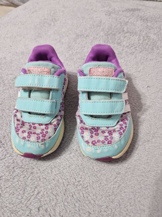 Adidasi fetite Adidas