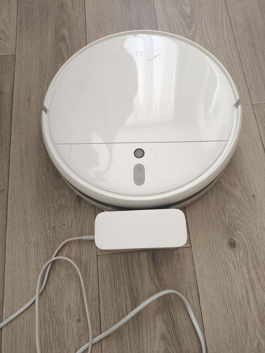 Продам робот пылесос в отличном состояний