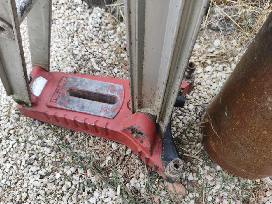 Hilti DD 250 + Hitli DD - HD 30 - Диамантено пробивна машина + статив