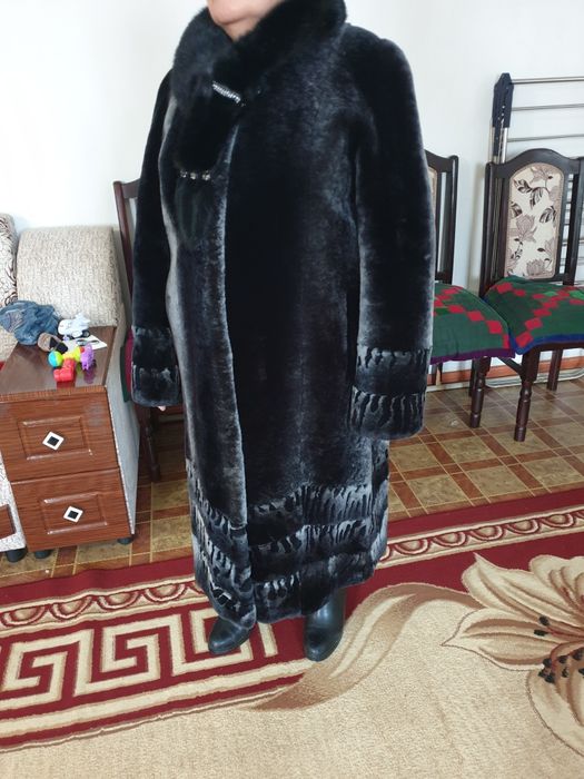 Срочно продам Шубу мутон