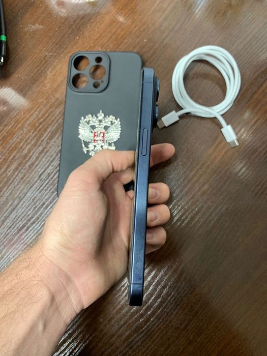 Айфон 15 про макс 512 в отличном состоянии