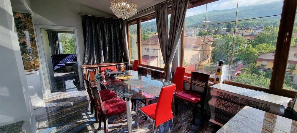 Дава се под наем Тристаен апартамент в София, Симеоново - 166 кв.м за 1328 € - Снимка #4