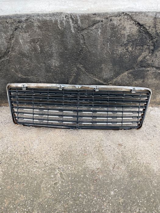 Мерседес 140 решётка. тогр есть.