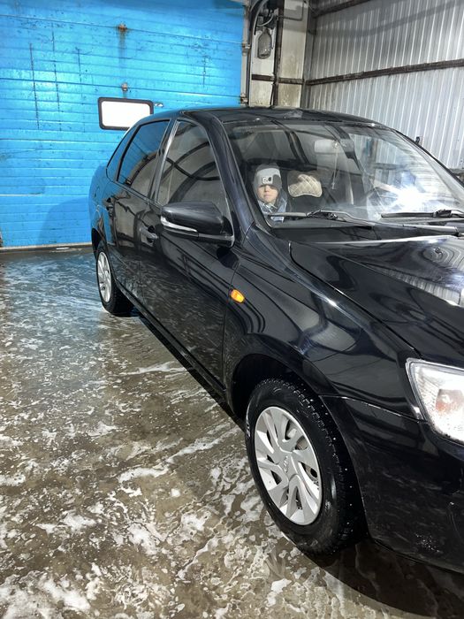 Продам Lada Granta 21900