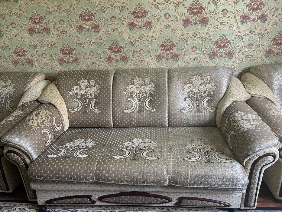 Россиский Диван в отличном состоянии