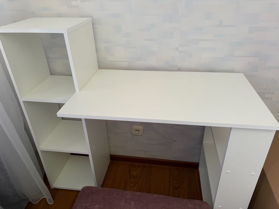 Столик туалетный