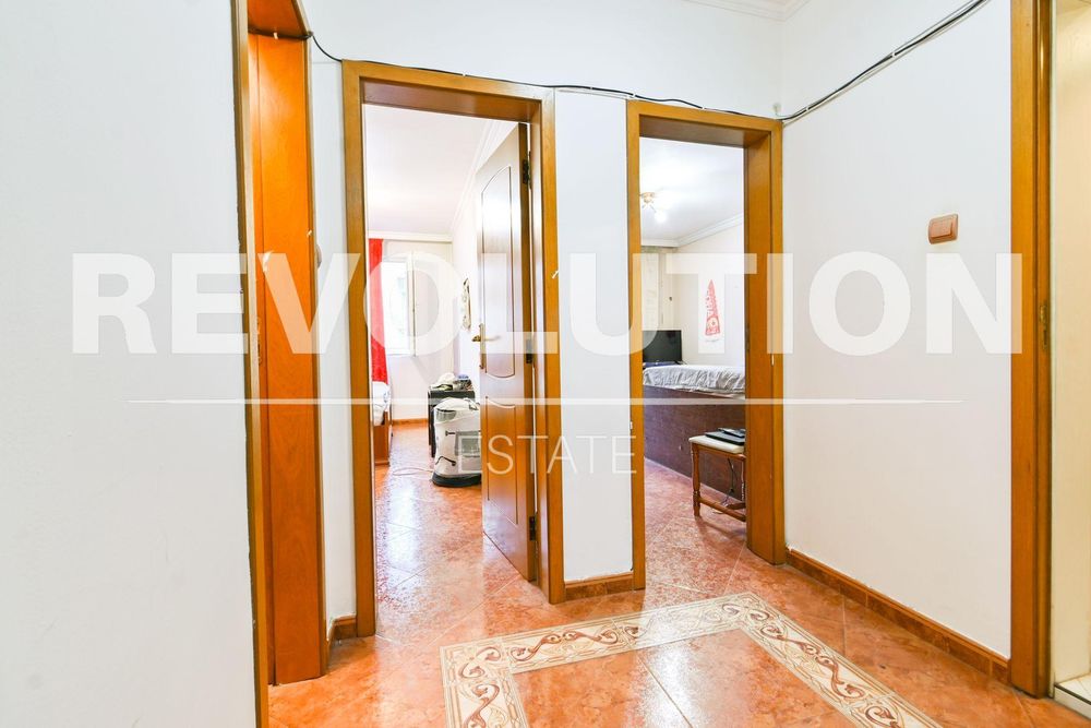 Дава се под наем Тристаен апартамент в София, Банишора - 120 кв.м за 896.58 € - Снимка #8