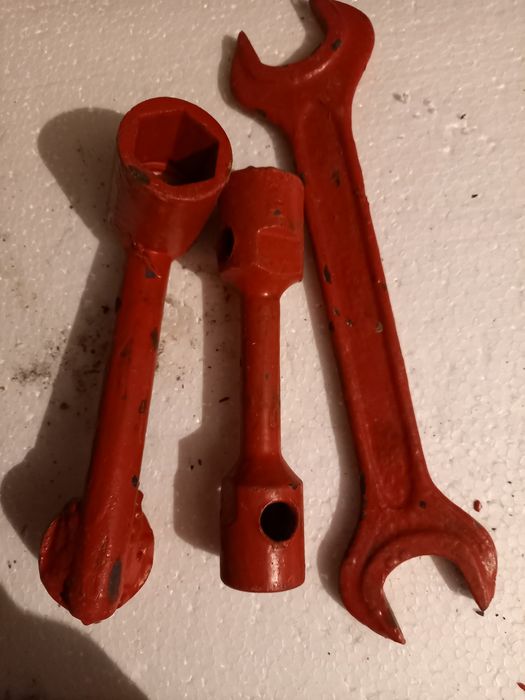 Chei tubulare și una fixa