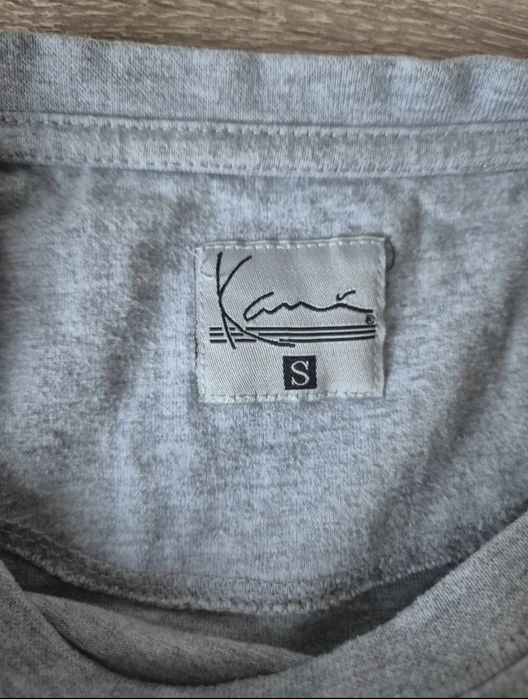 Tricou Karl Kani gri cu semnătura logo,mărimea S