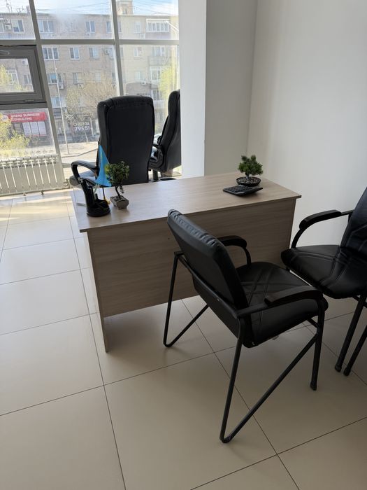 3 кресло 3 парта 14 стулья 1 диван