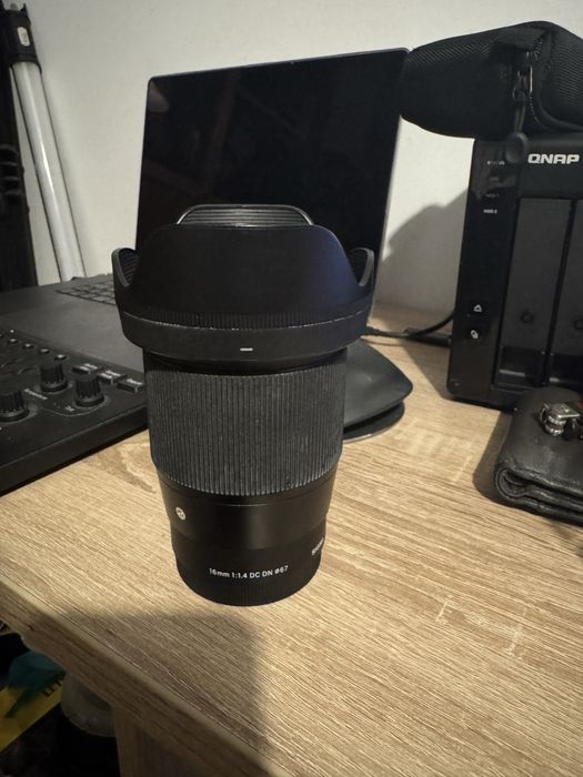 Sigma 16 mm 1.4 Sony E