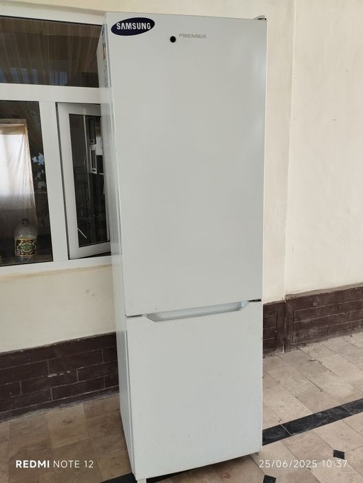 Muzlatgich sotiladi tez va arzonga yangidek