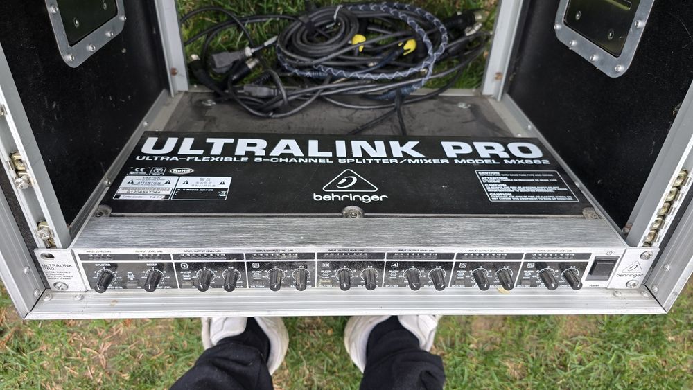 Spliter audio Behringer Ultralink Pro MX882