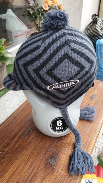 Дамска ски каска